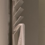 detalle radiador toallero en estudio show-room contemporanea interiorismo